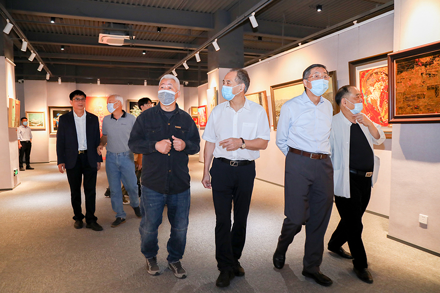 13、全國人大常委會委員、民革中央副主席、福建省人大原副主任 鄧力平，全國政協(xié)委員、廈門市政協(xié)黨組原書記、原主席 張健一行蒞臨展覽現(xiàn)場參觀考察.JPG